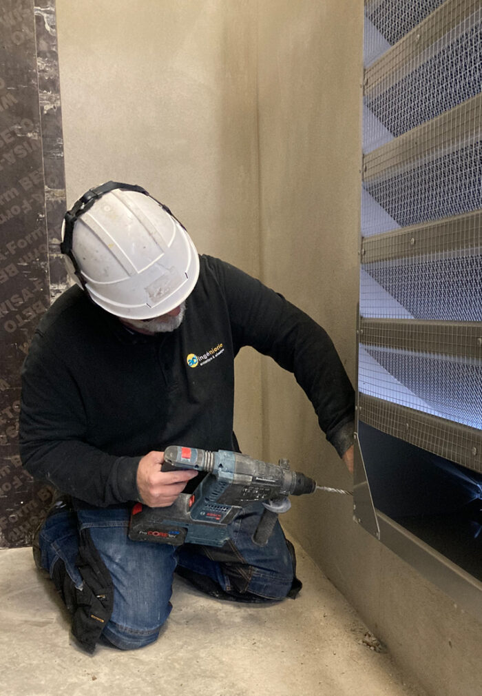 Travaux acoustiques et aéraulique : pose de grille acoustique de ventilation