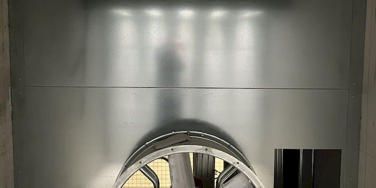 Un système de ventilation industrielle efficient promet des résultats positifs dans la productivité de l'équipe de travail.