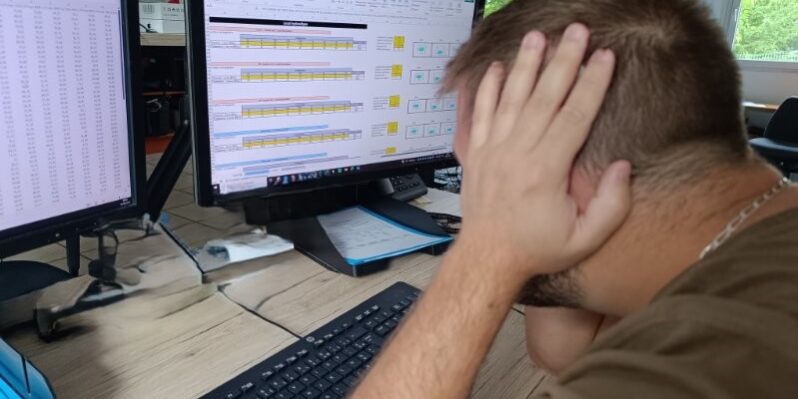 Le bruit au travail nuit à la santé auditive et à la productivité.