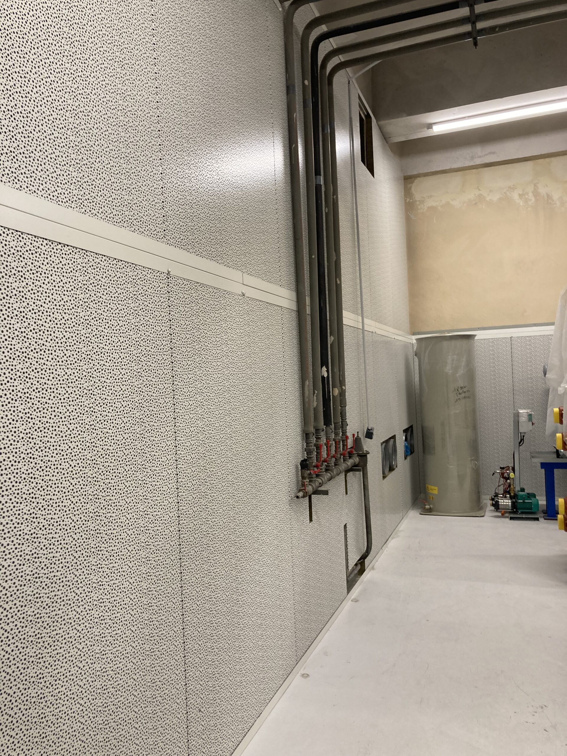 Revêtement absorbant mural pour atelier